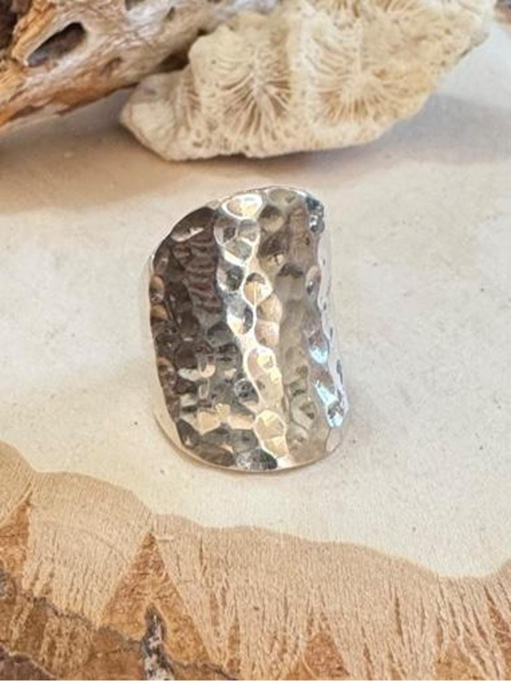 Stunning 925 Sterling Silver Saddleback Wide Hammered Ring Size 6.5